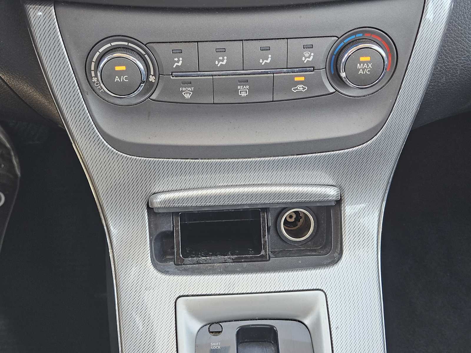Thumbnail: 2013 Nissan Sentra - 18