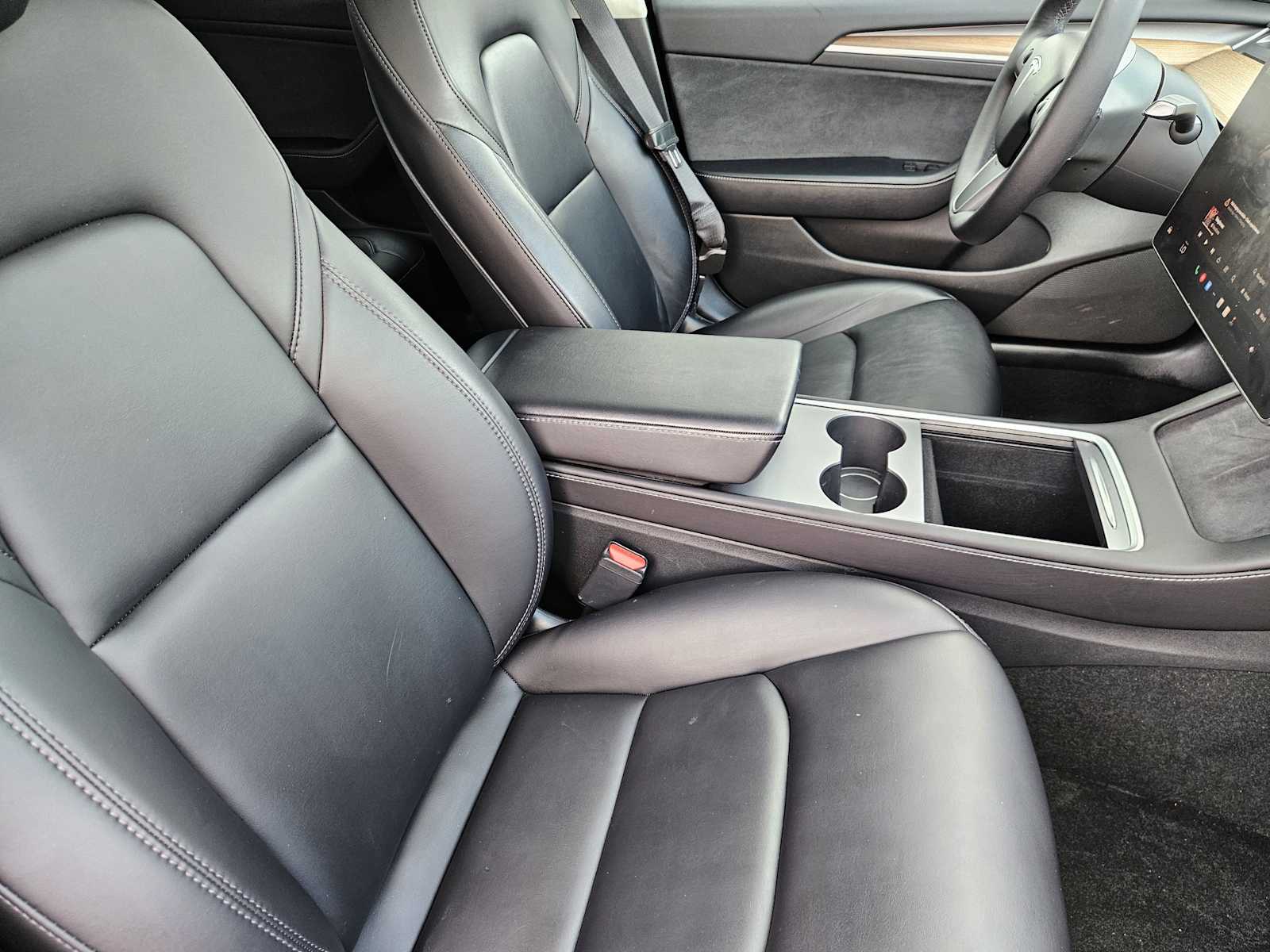 Thumbnail: 2022 Tesla Model 3 - 15