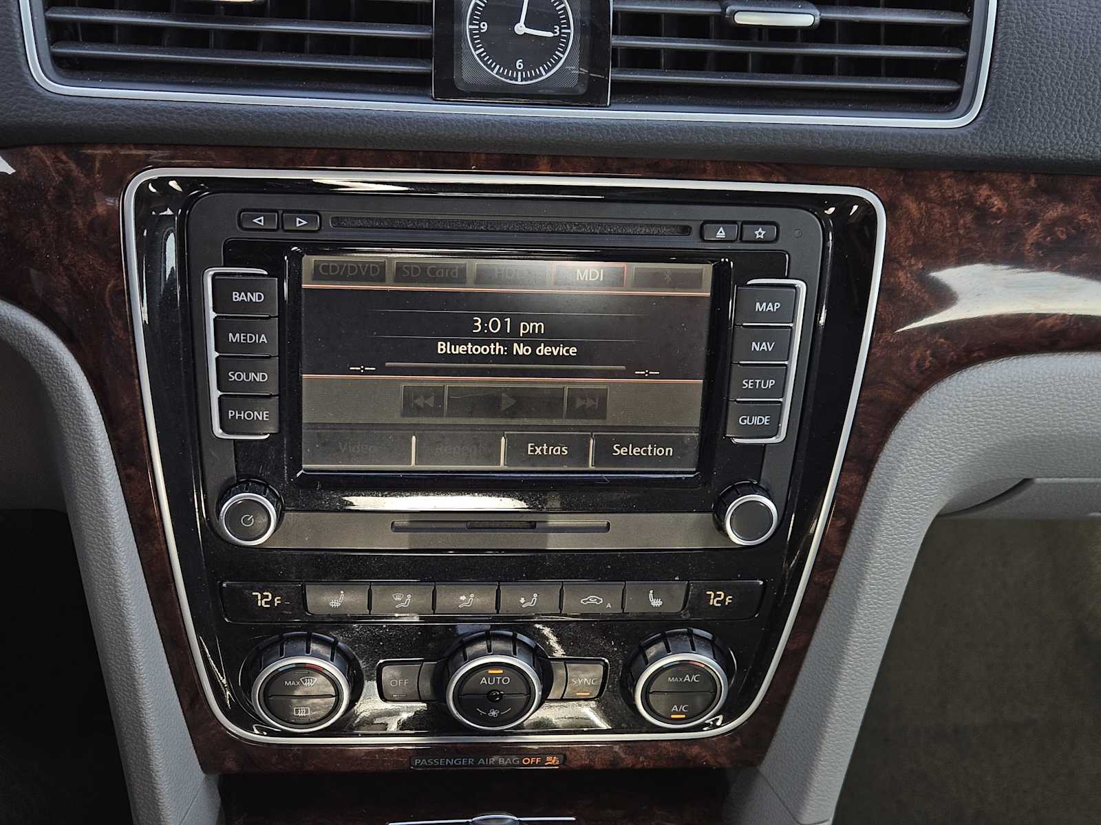 Thumbnail: 2013 Volkswagen Passat - 17