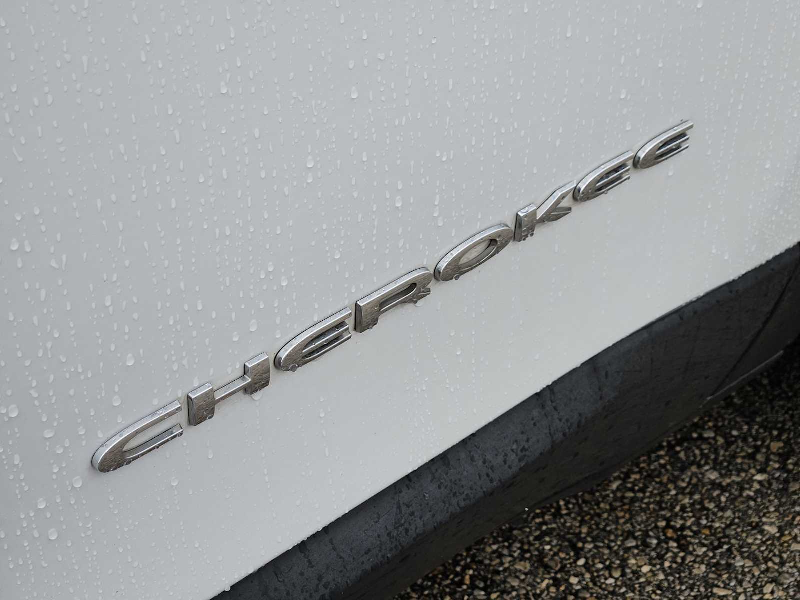 Thumbnail: 2019 Jeep Cherokee - 10