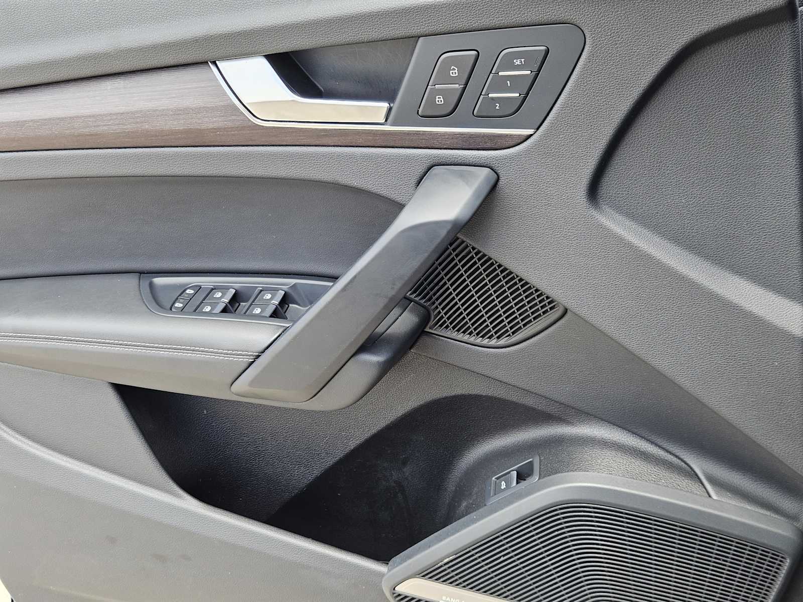 Thumbnail: 2022 Audi Q5 - 23
