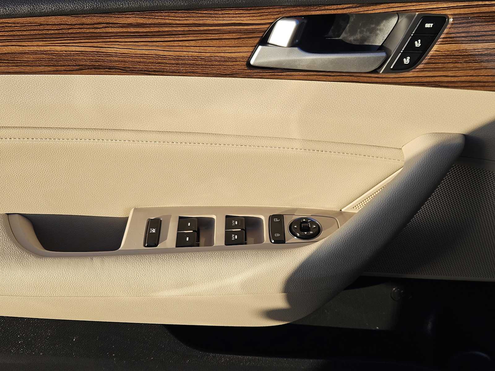 Thumbnail: 2016 Hyundai Sonata - 23