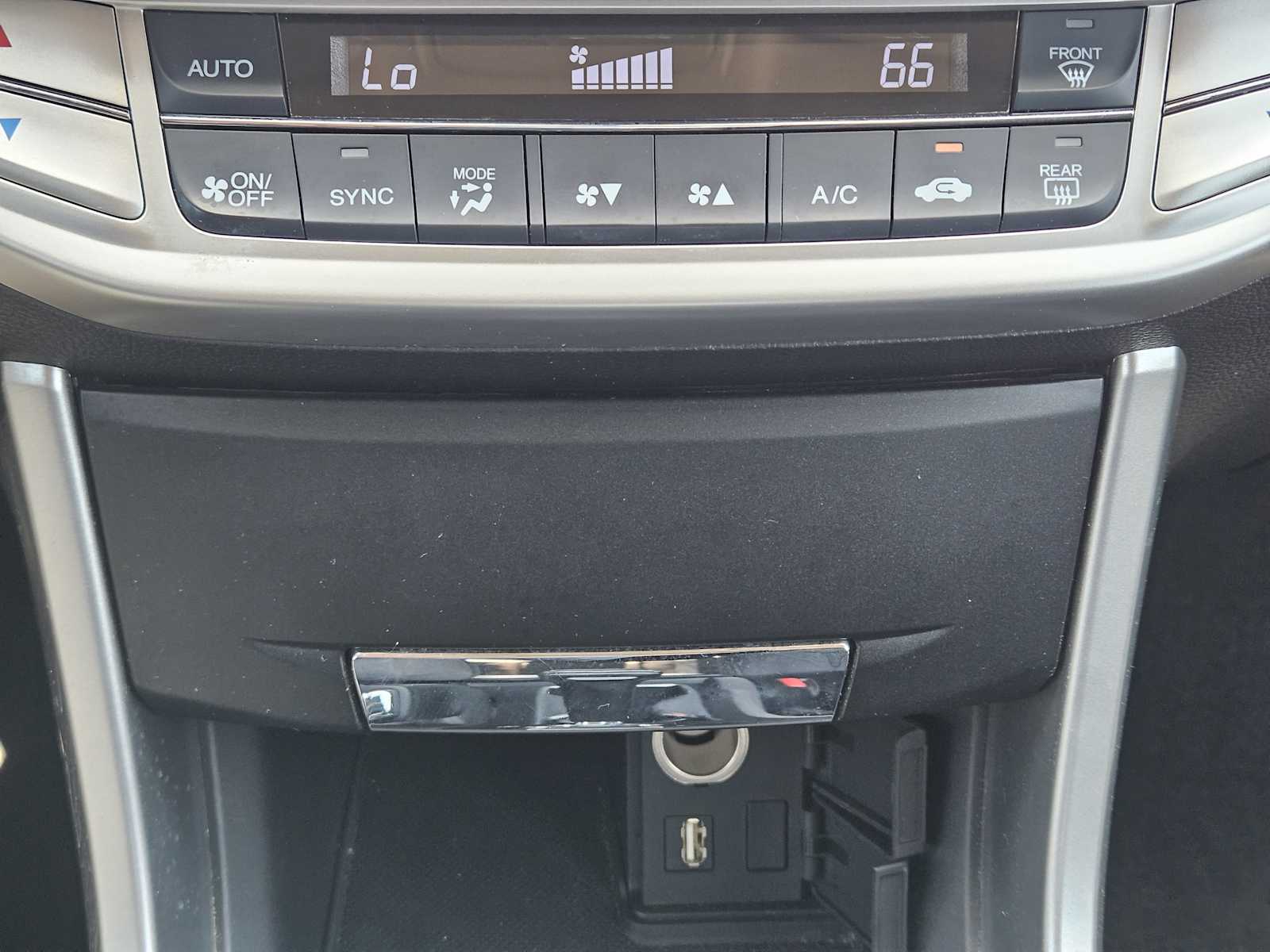 Thumbnail: 2015 Honda Accord - 18