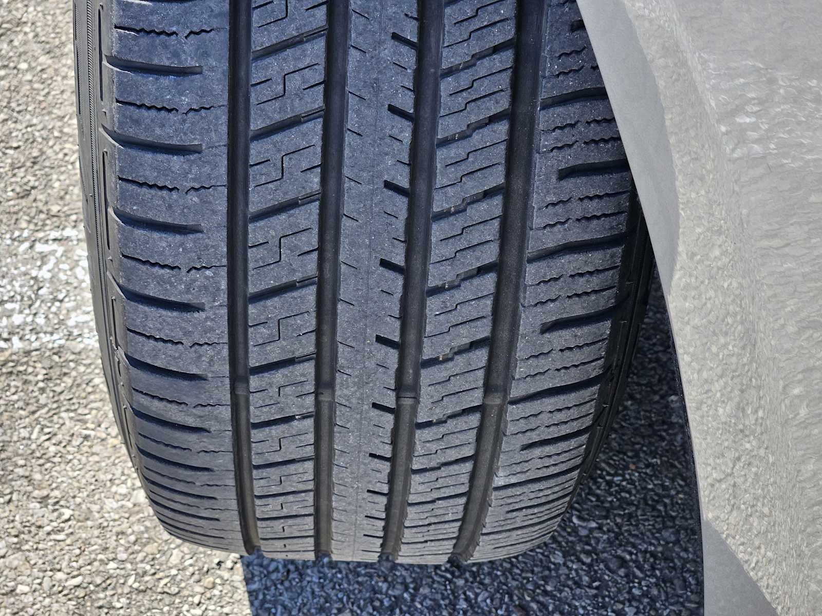 Thumbnail: 2018 Chrysler Pacifica - 9