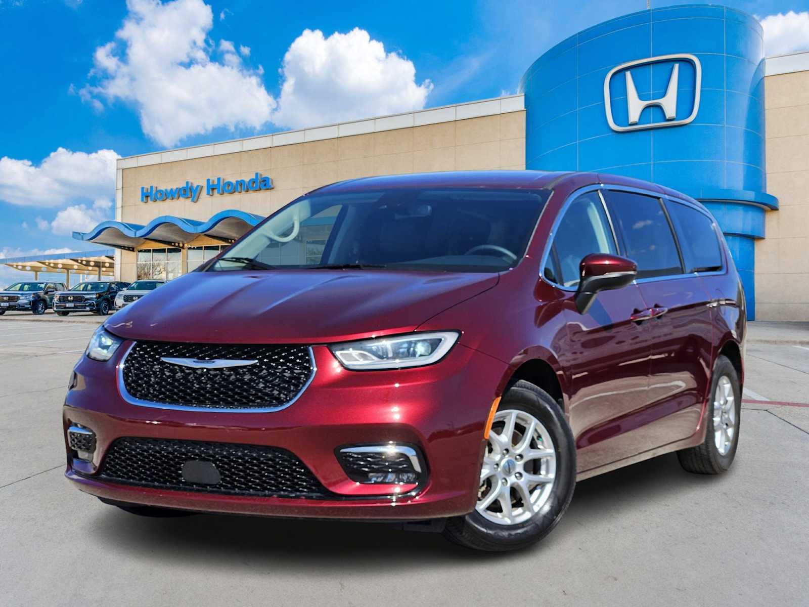 Thumbnail: 2023 Chrysler Pacifica - 1