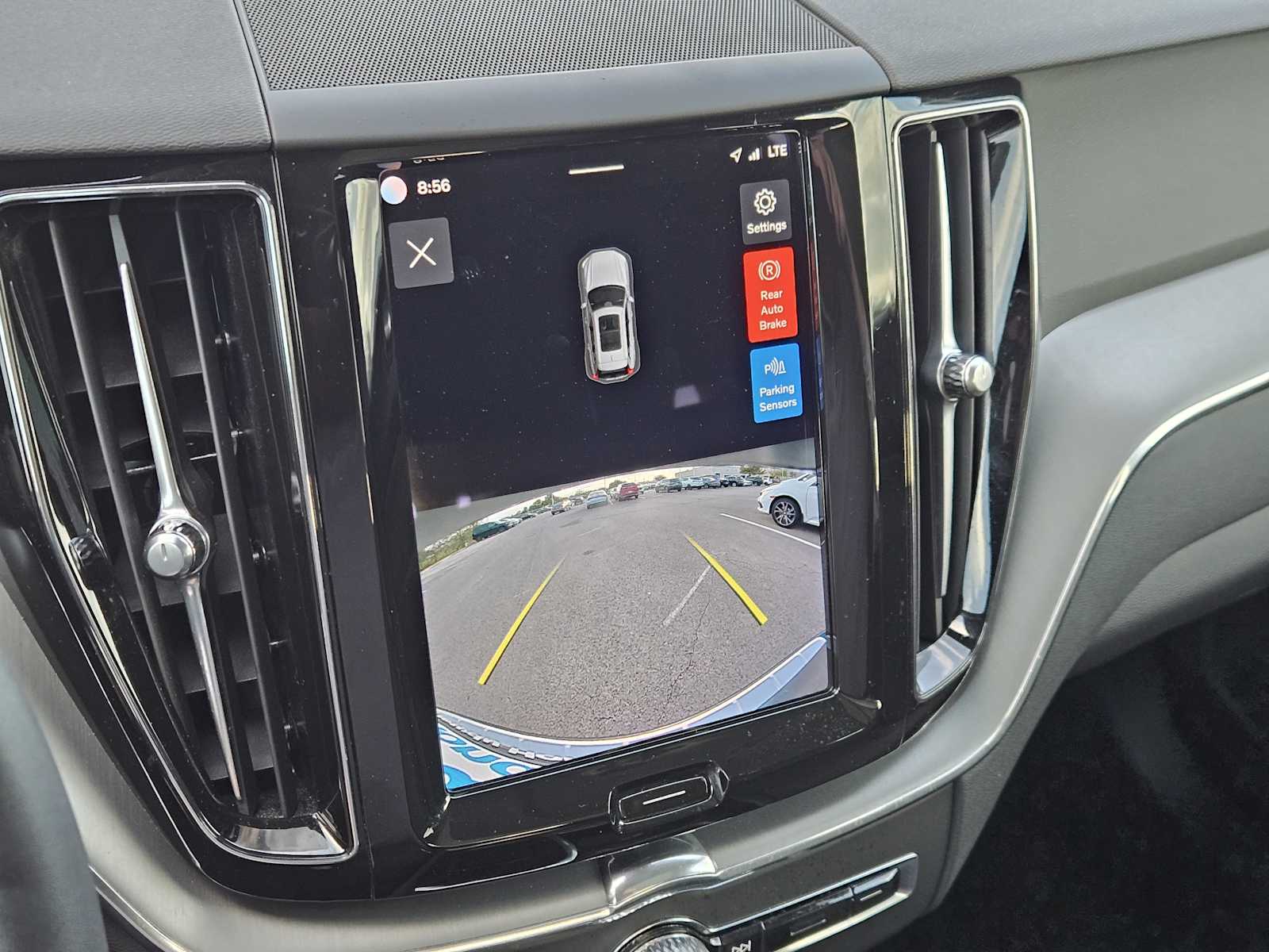 Thumbnail: 2023 Volvo XC60 - 18