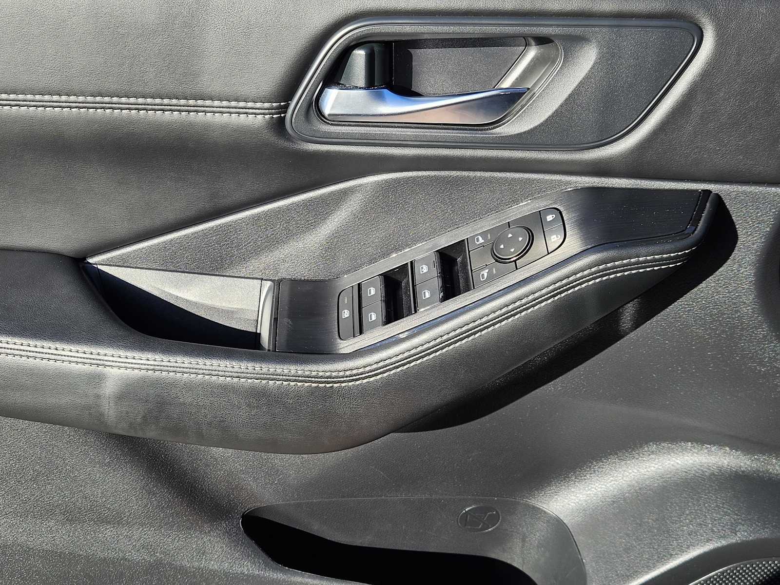 Thumbnail: 2023 Nissan Rogue - 22