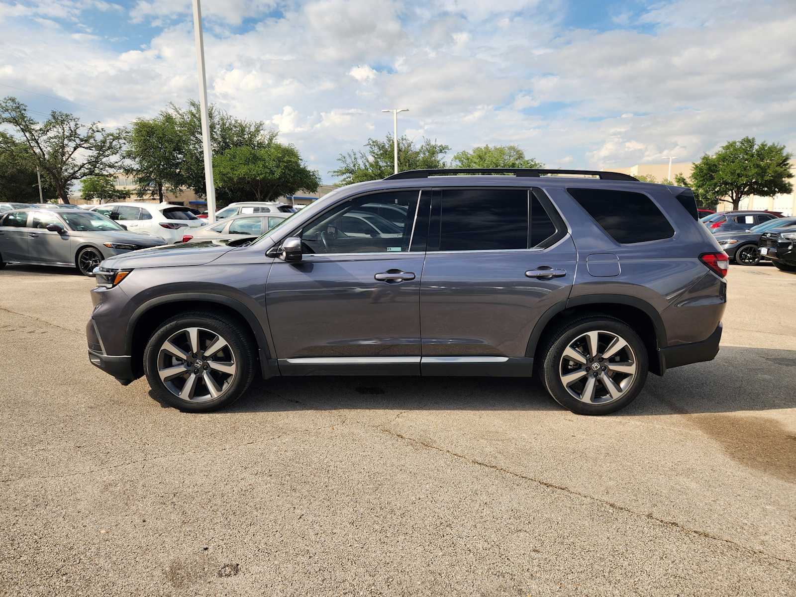 Thumbnail: 2024 Honda Pilot - 4