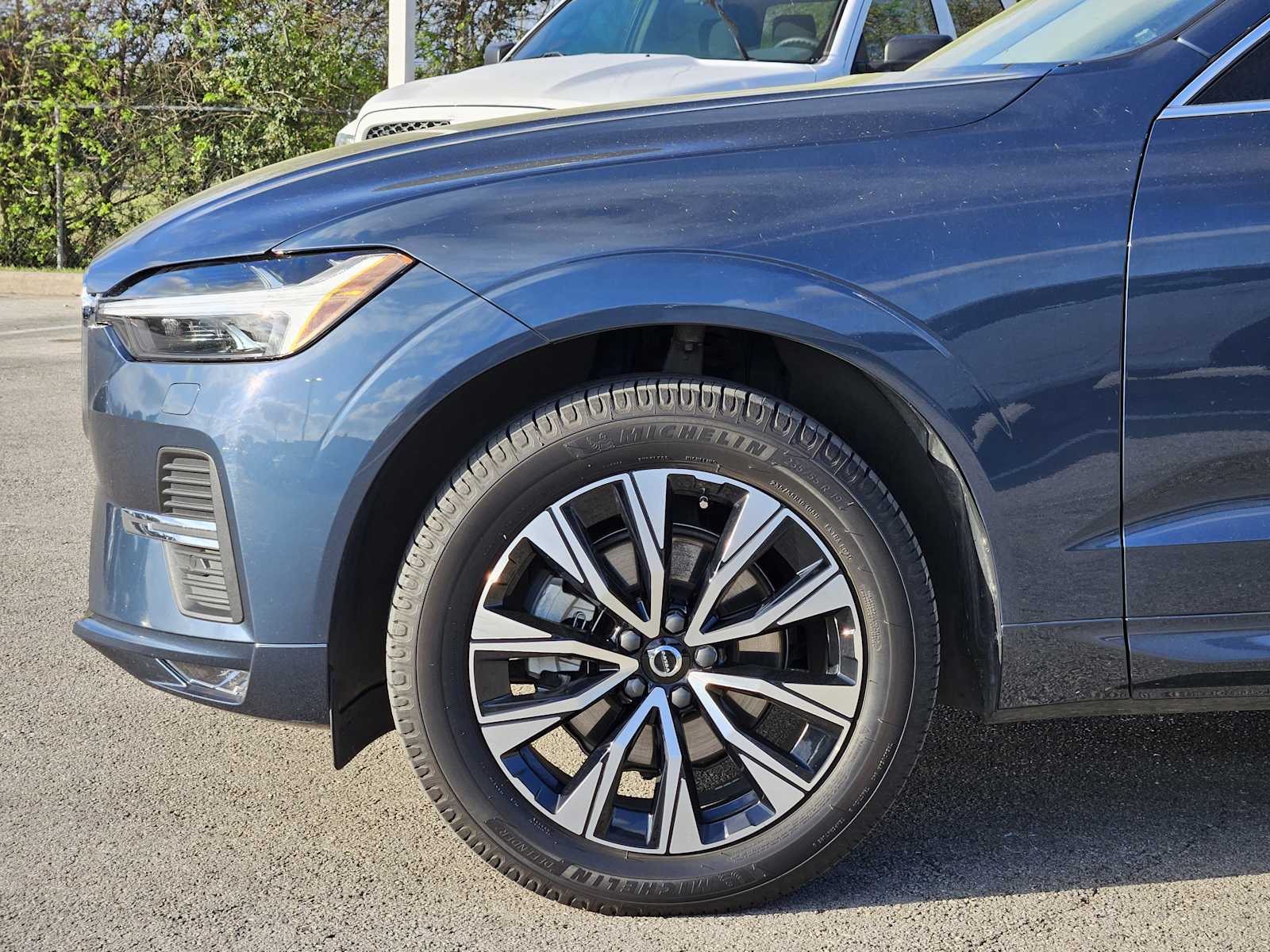 Thumbnail: 2023 Volvo XC60 - 8