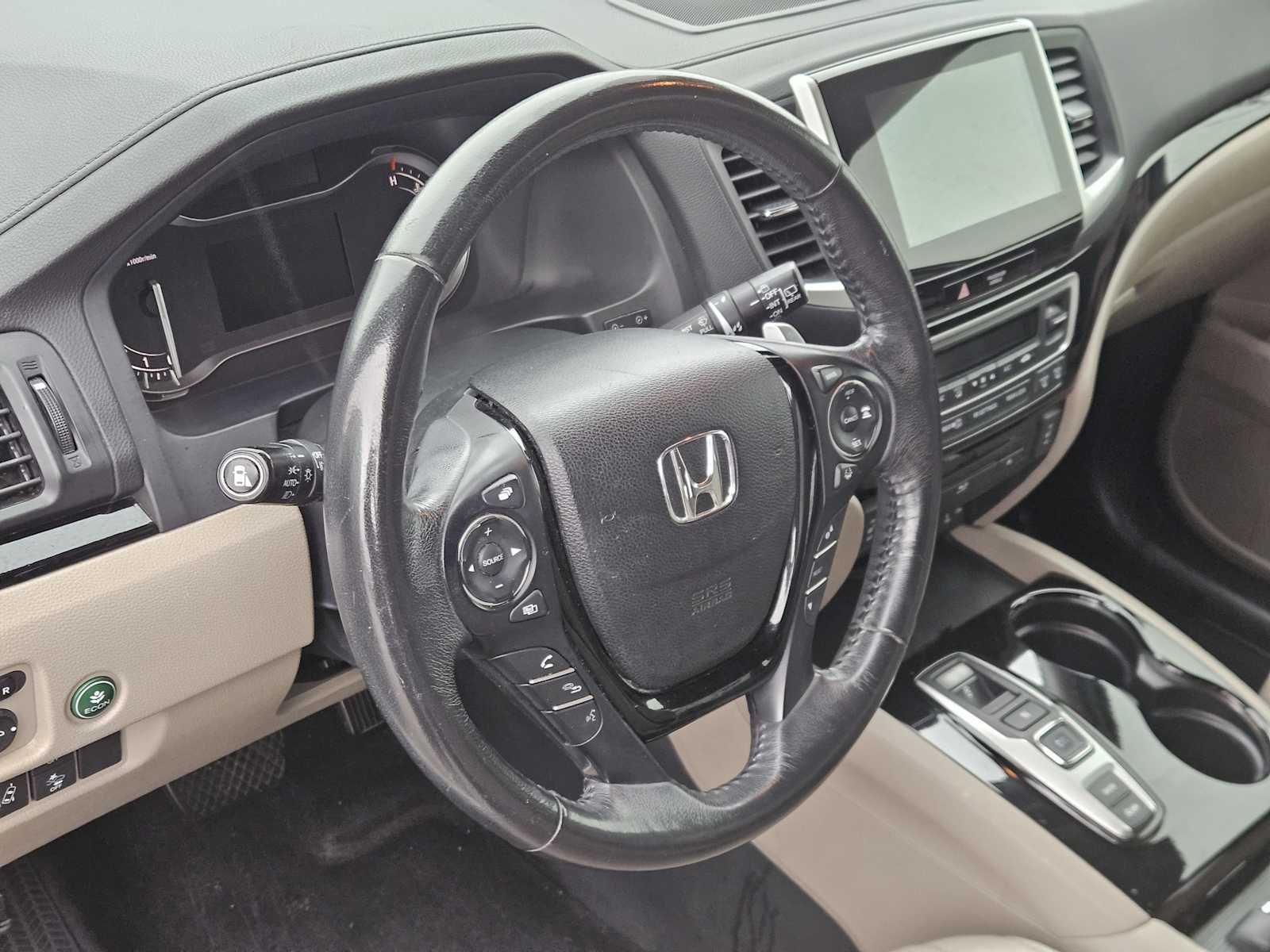 Thumbnail: 2017 Honda Pilot - 2