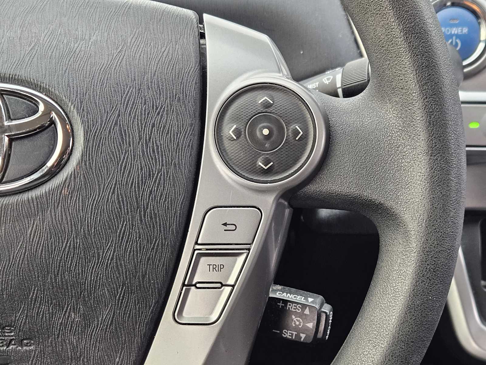 Thumbnail: 2015 Toyota Prius v - 26