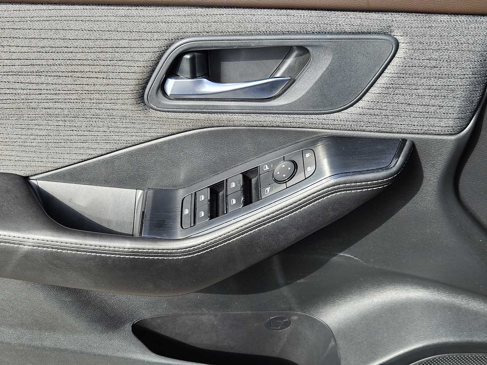 Thumbnail: 2021 Nissan Rogue - 23