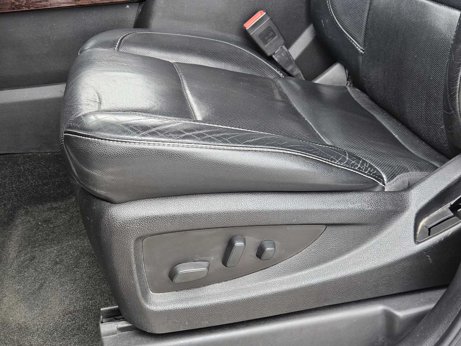 Thumbnail: 2016 GMC Yukon XL - 23