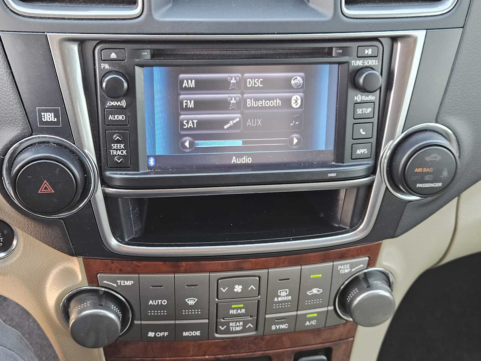 Thumbnail: 2013 Toyota Highlander - 16