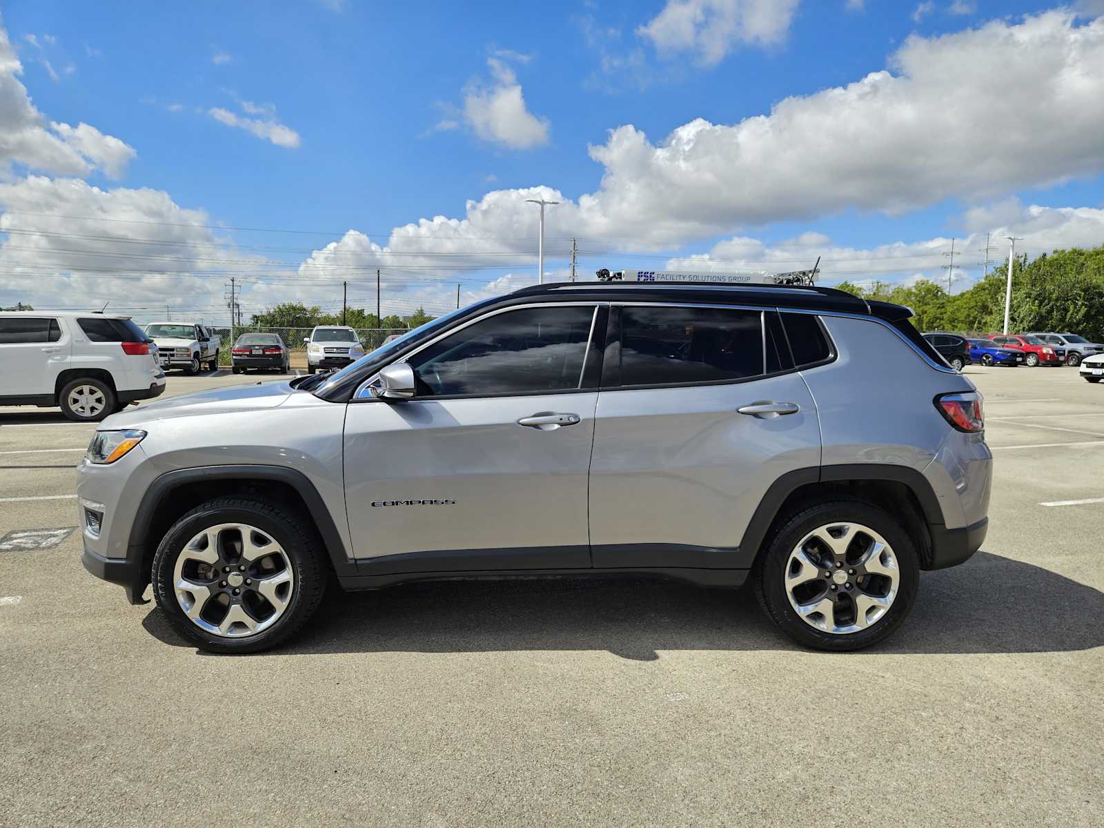2019 Jeep Compass Limited photo 2