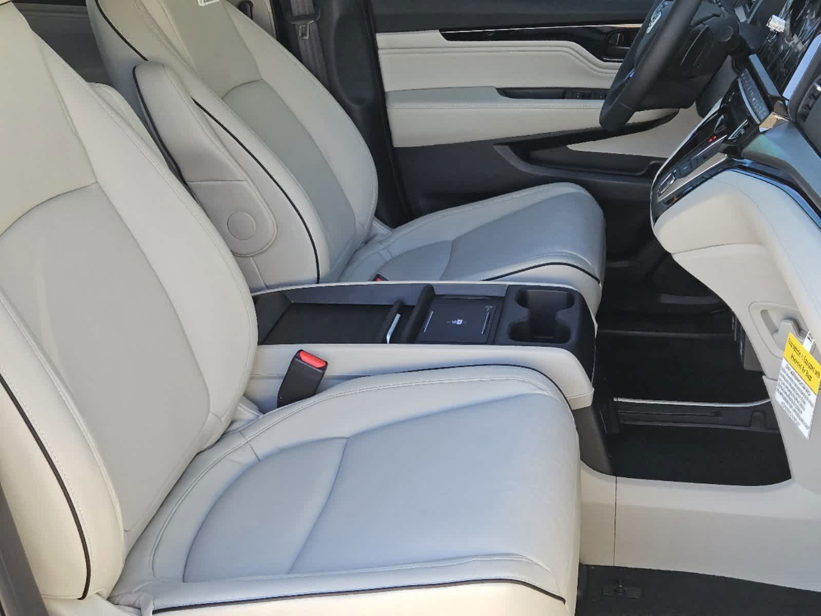 Thumbnail: 2026 Honda Odyssey - 12