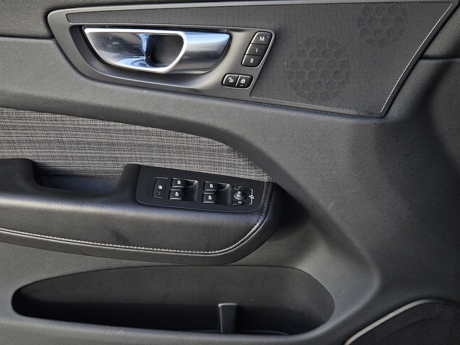 Thumbnail: 2023 Volvo XC60 - 22