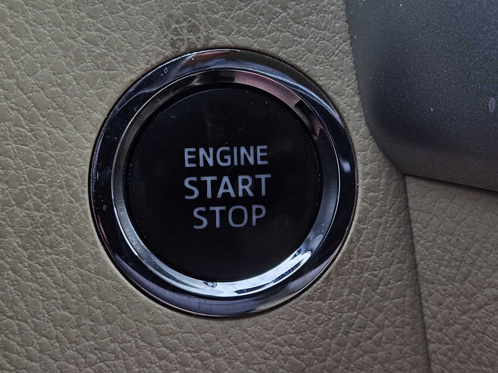 Thumbnail: 2017 Toyota Highlander - 21