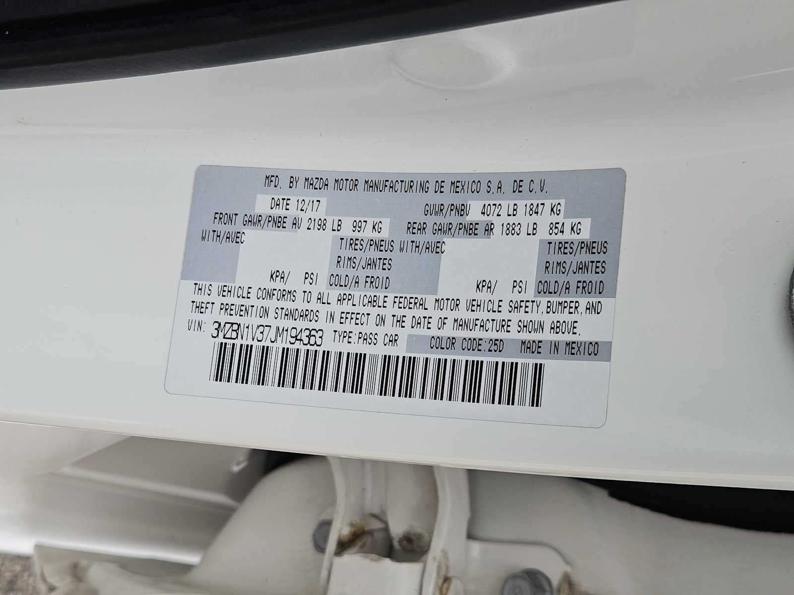 Thumbnail: 2018 Mazda Mazda3 - 32