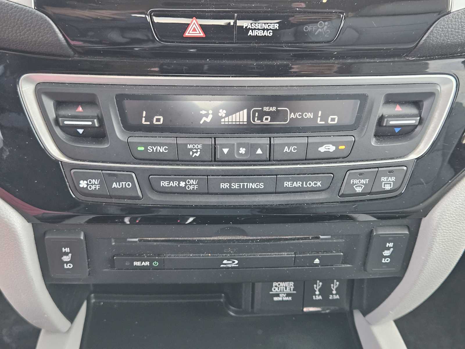 Thumbnail: 2016 Honda Pilot - 19