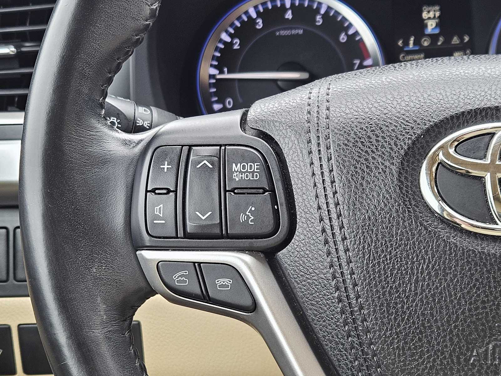 Thumbnail: 2015 Toyota Highlander - 27