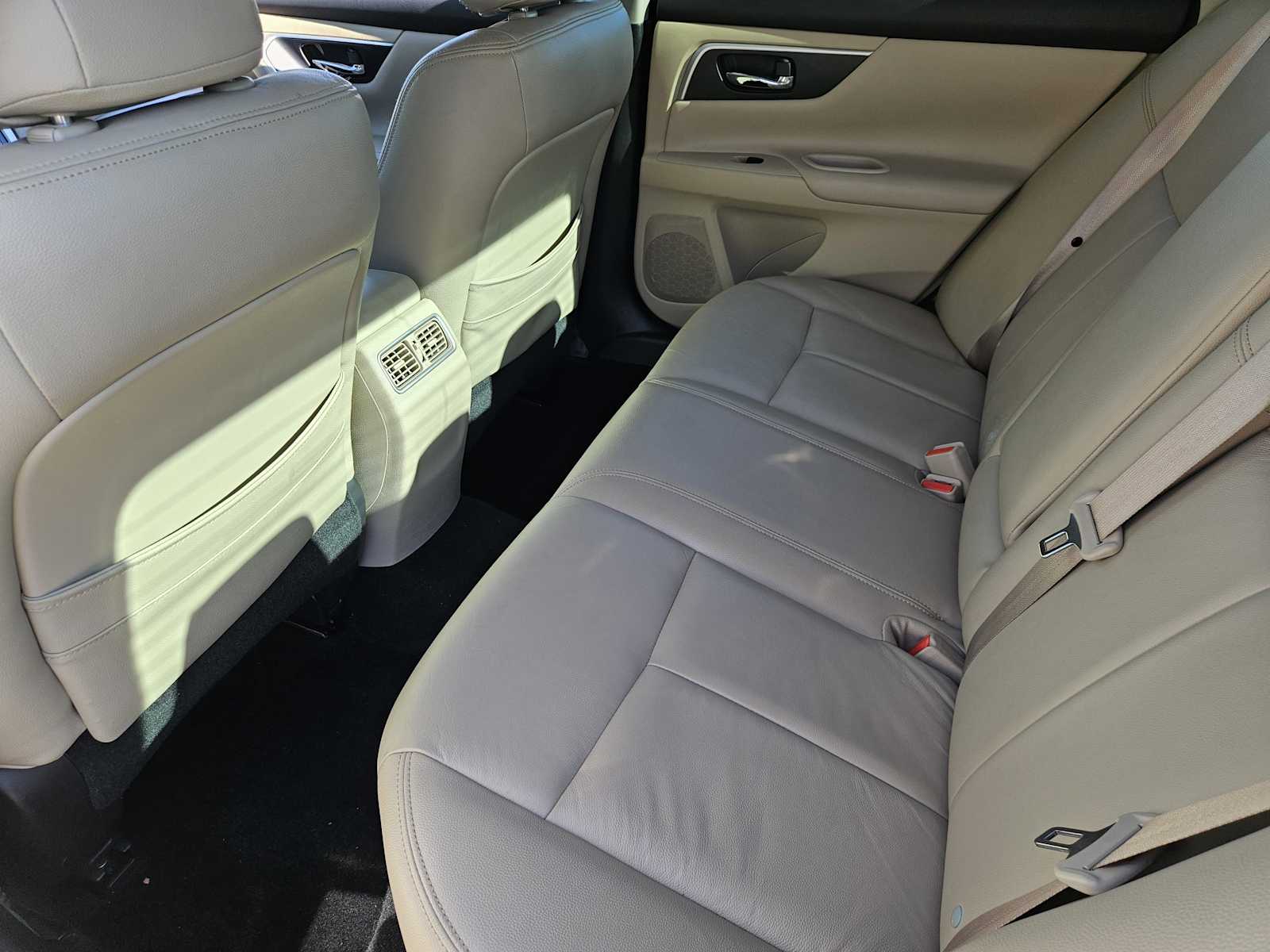 Thumbnail: 2016 Nissan Altima - 30