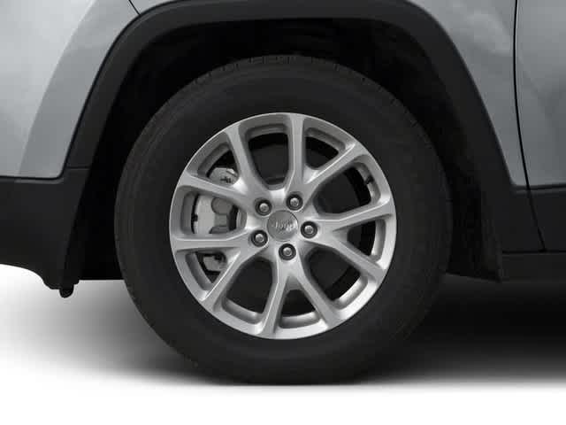 Thumbnail: 2016 Jeep Cherokee - 14