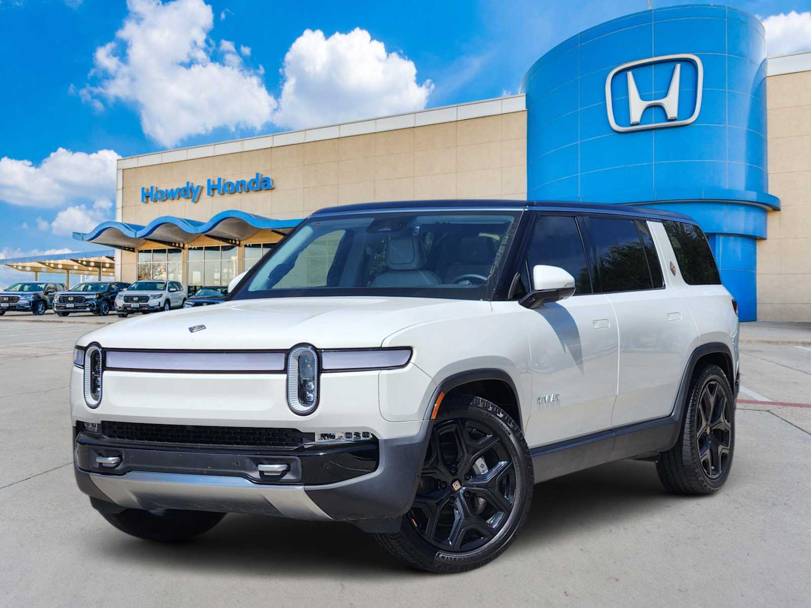 2023 Rivian R1S  -
                  Austin, TX