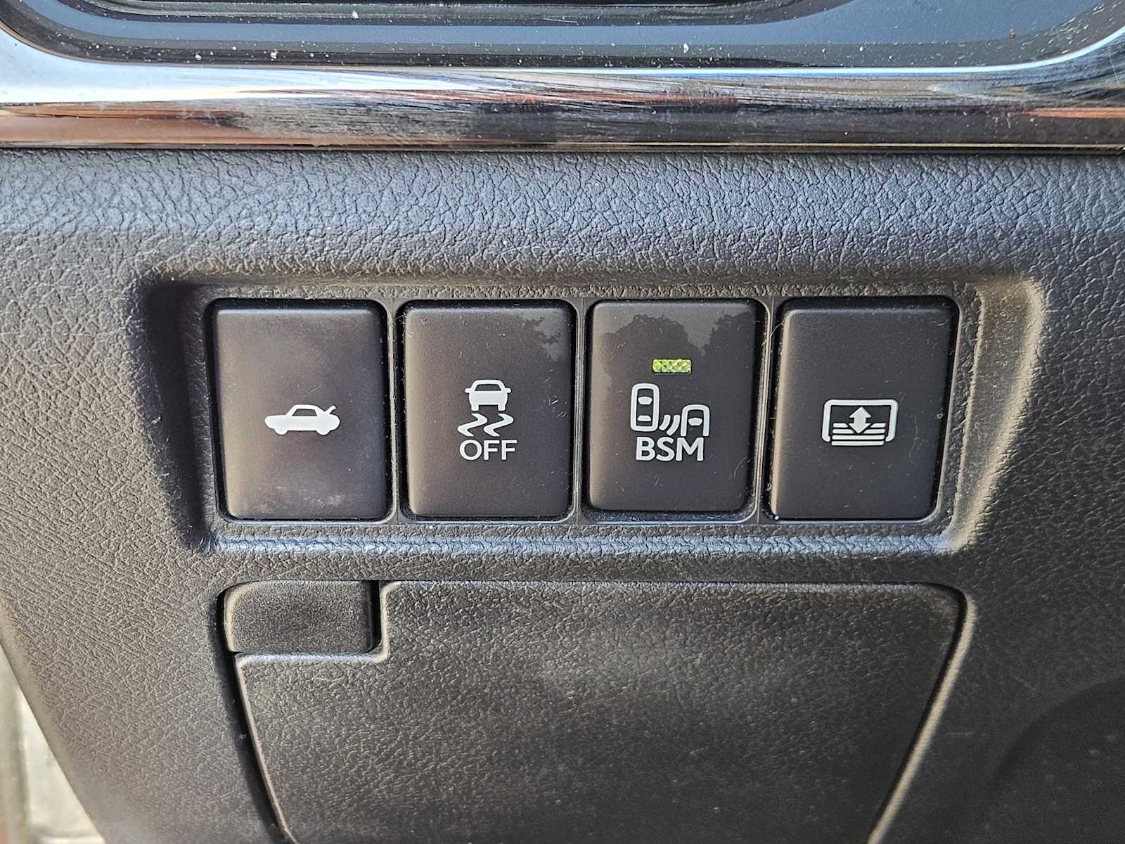 Thumbnail: 2014 Toyota Avalon - 22