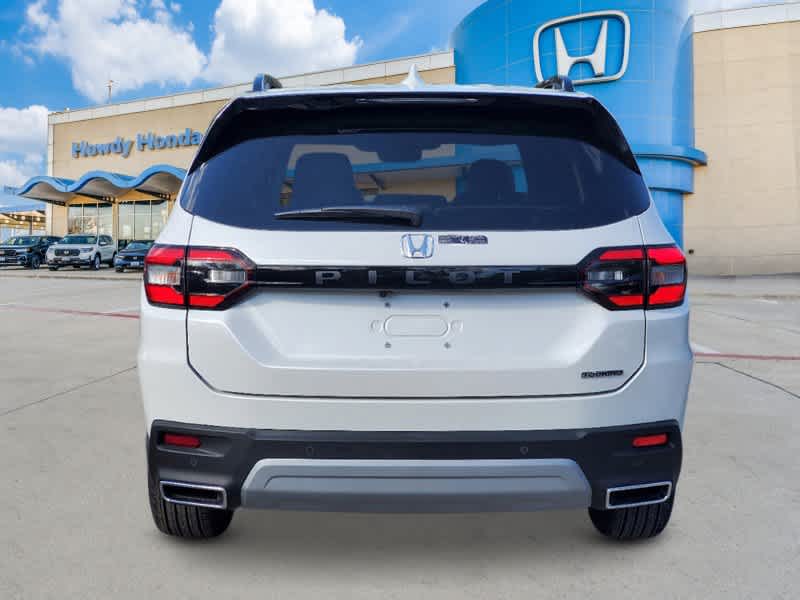 2025 Honda Pilot Touring photo 4
