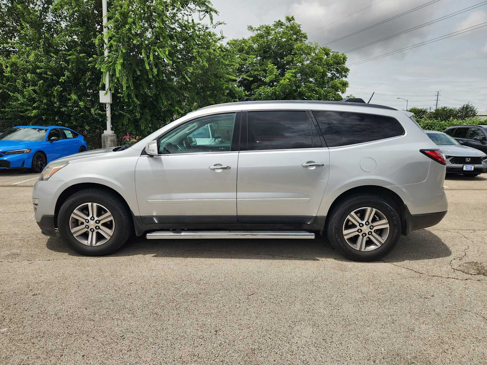 Thumbnail: 2017 Chevrolet Traverse - 3