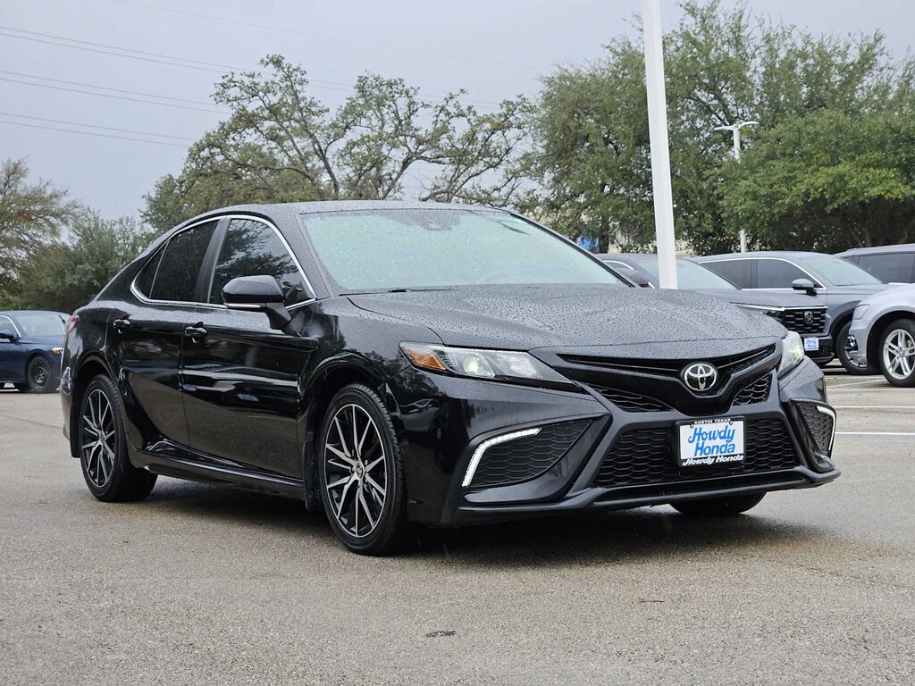 Used 2022 Toyota Camry SE Sedan