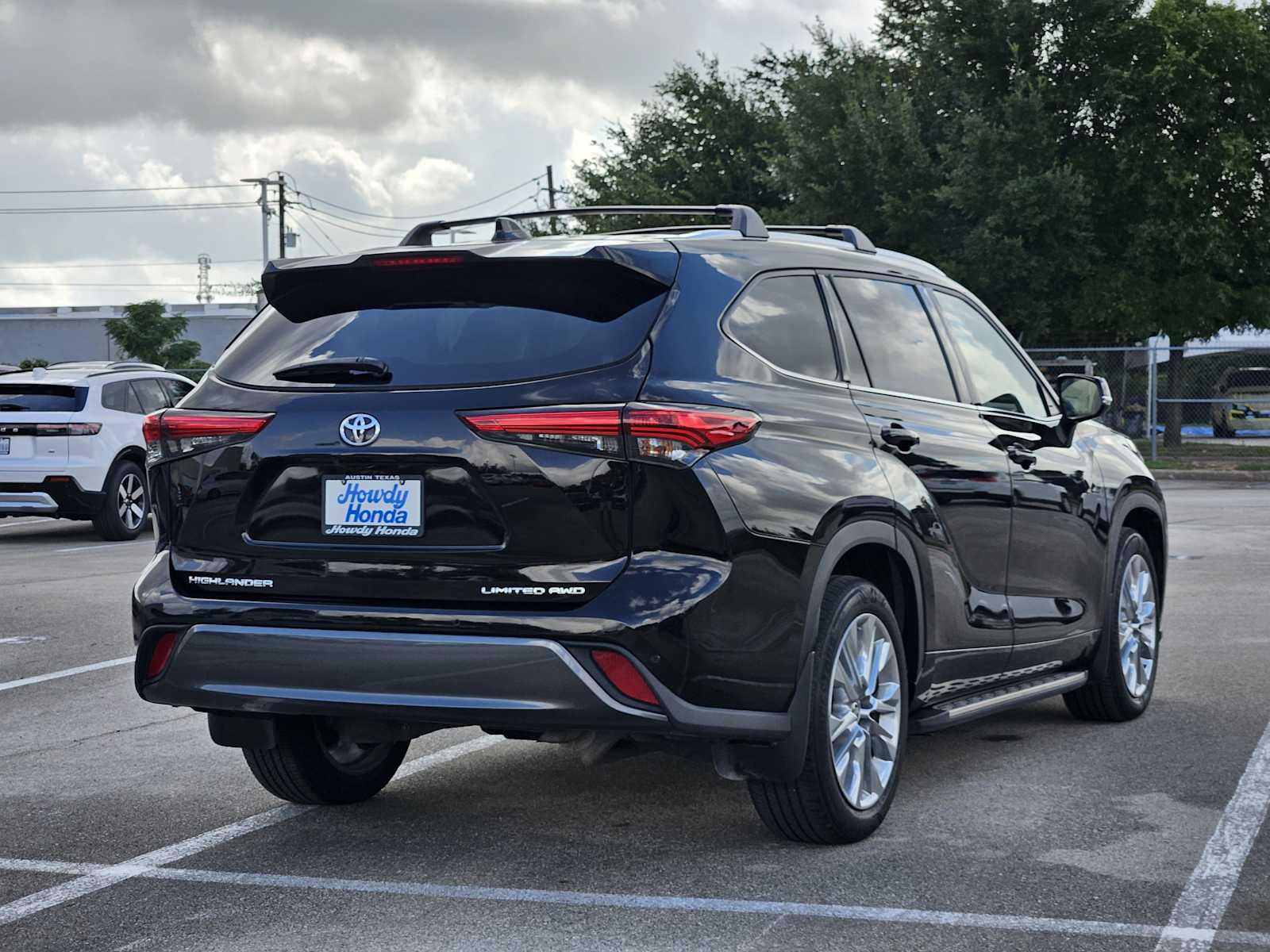 Thumbnail: 2022 Toyota Highlander - 5