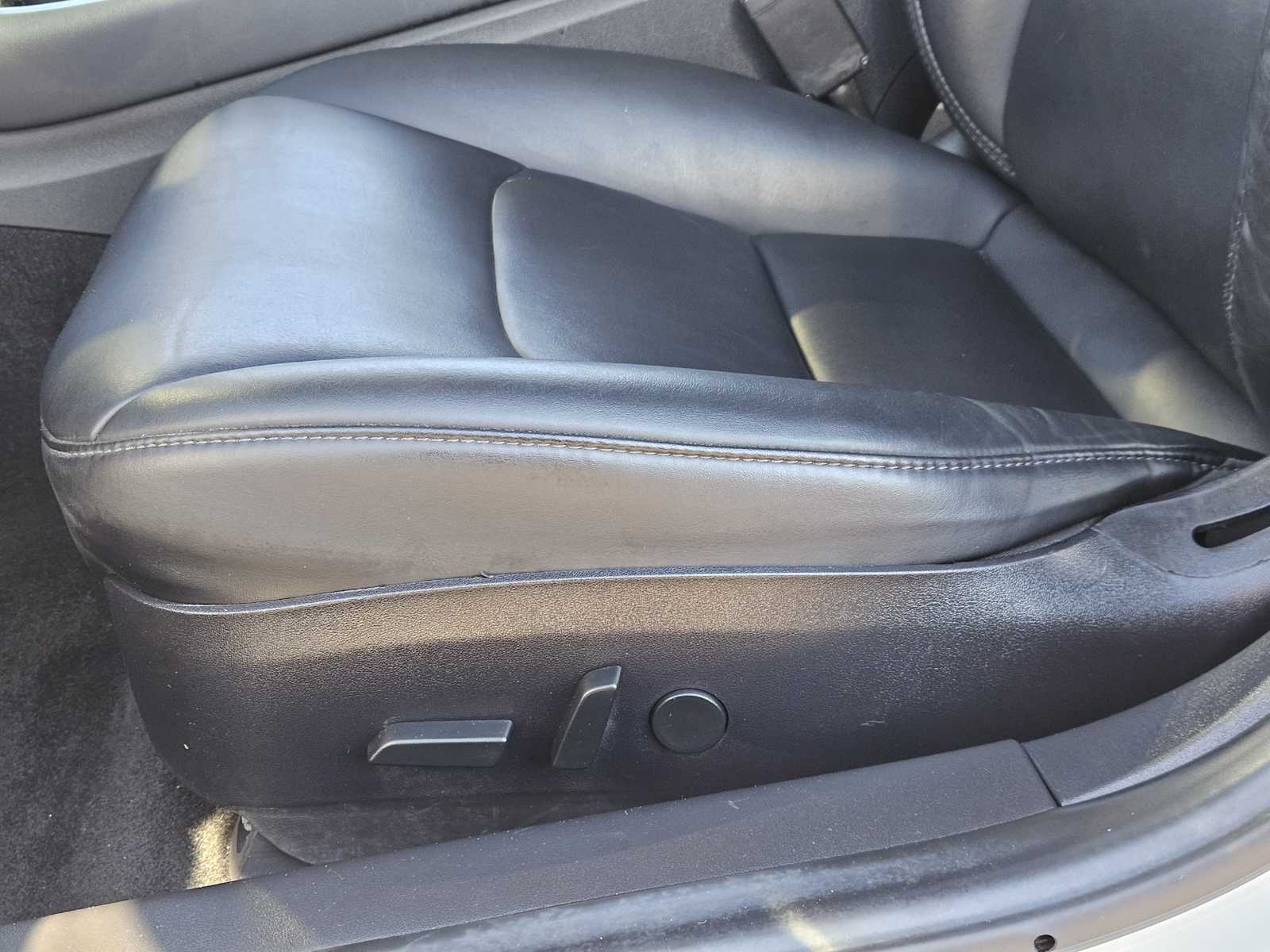 Thumbnail: 2018 Tesla Model 3 - 21