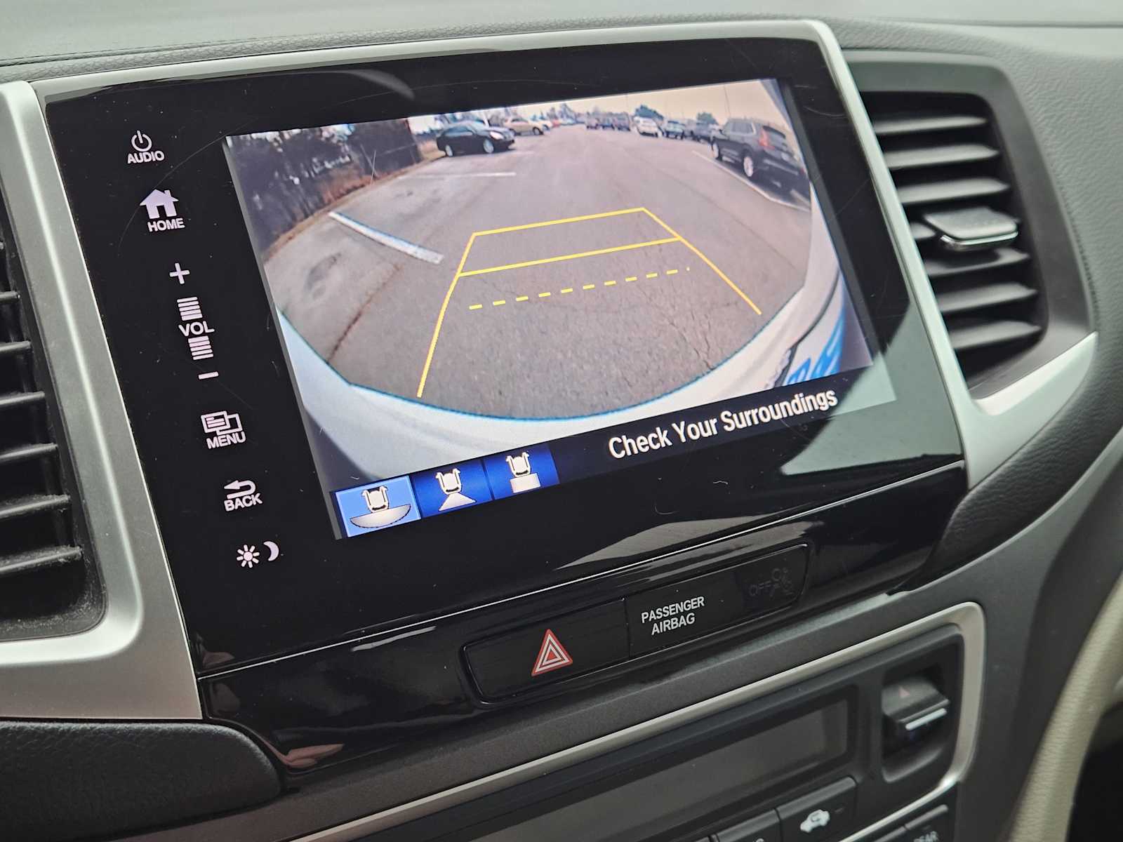 Thumbnail: 2018 Honda Pilot - 16