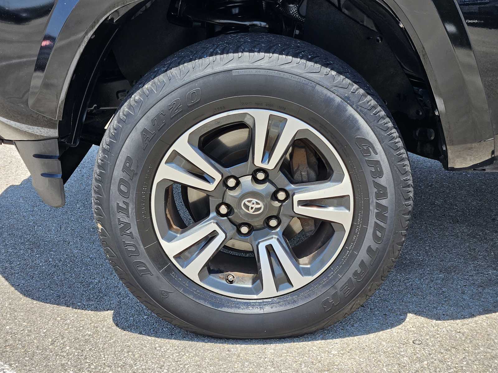 Thumbnail: 2017 Toyota Tacoma - 9