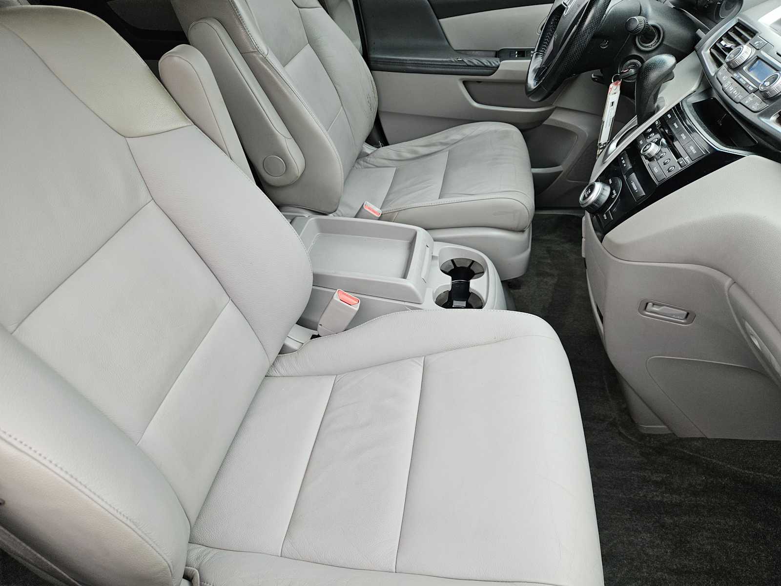 Thumbnail: 2012 Honda Odyssey - 13