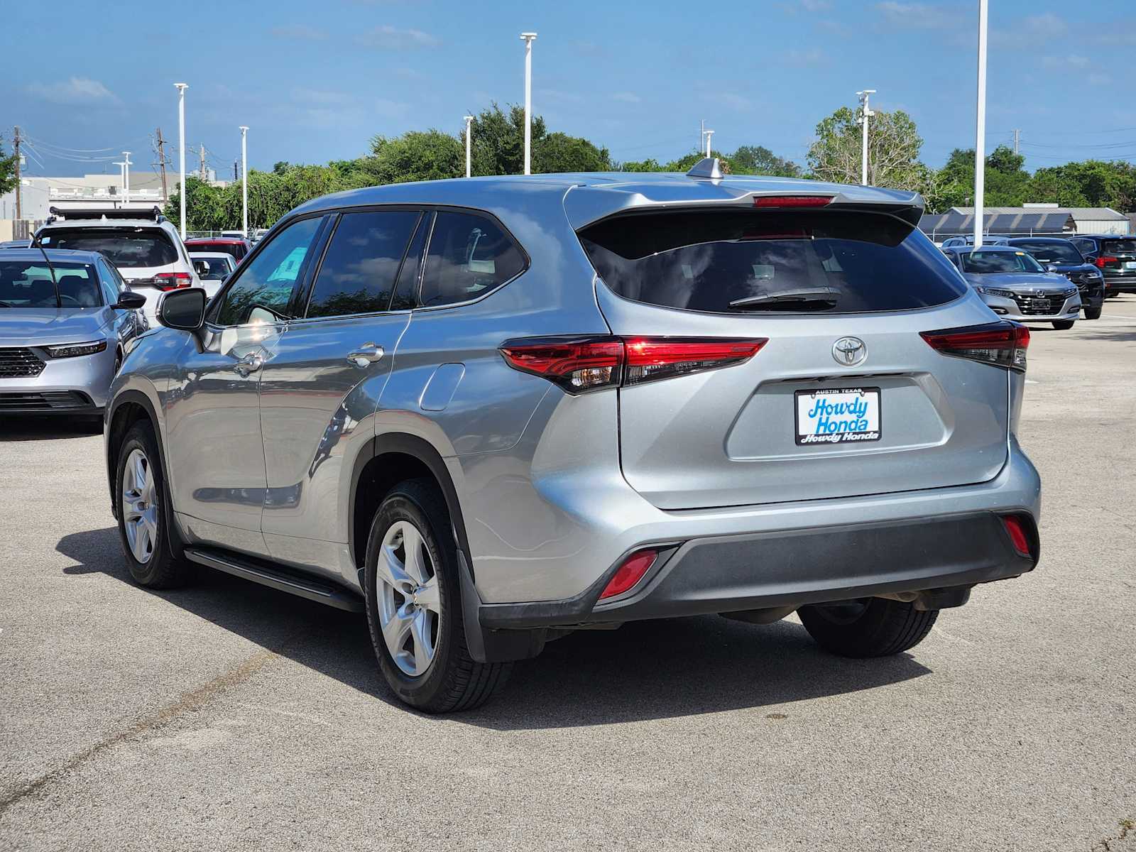 Thumbnail: 2021 Toyota Highlander - 4