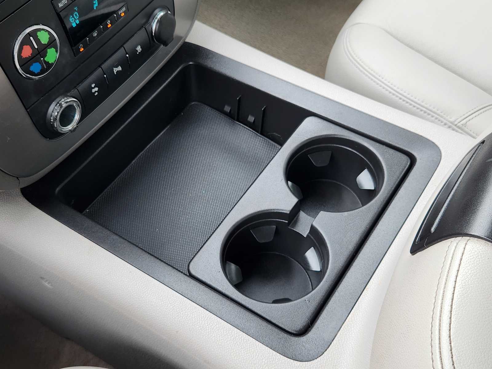 Thumbnail: 2011 GMC Yukon - 20