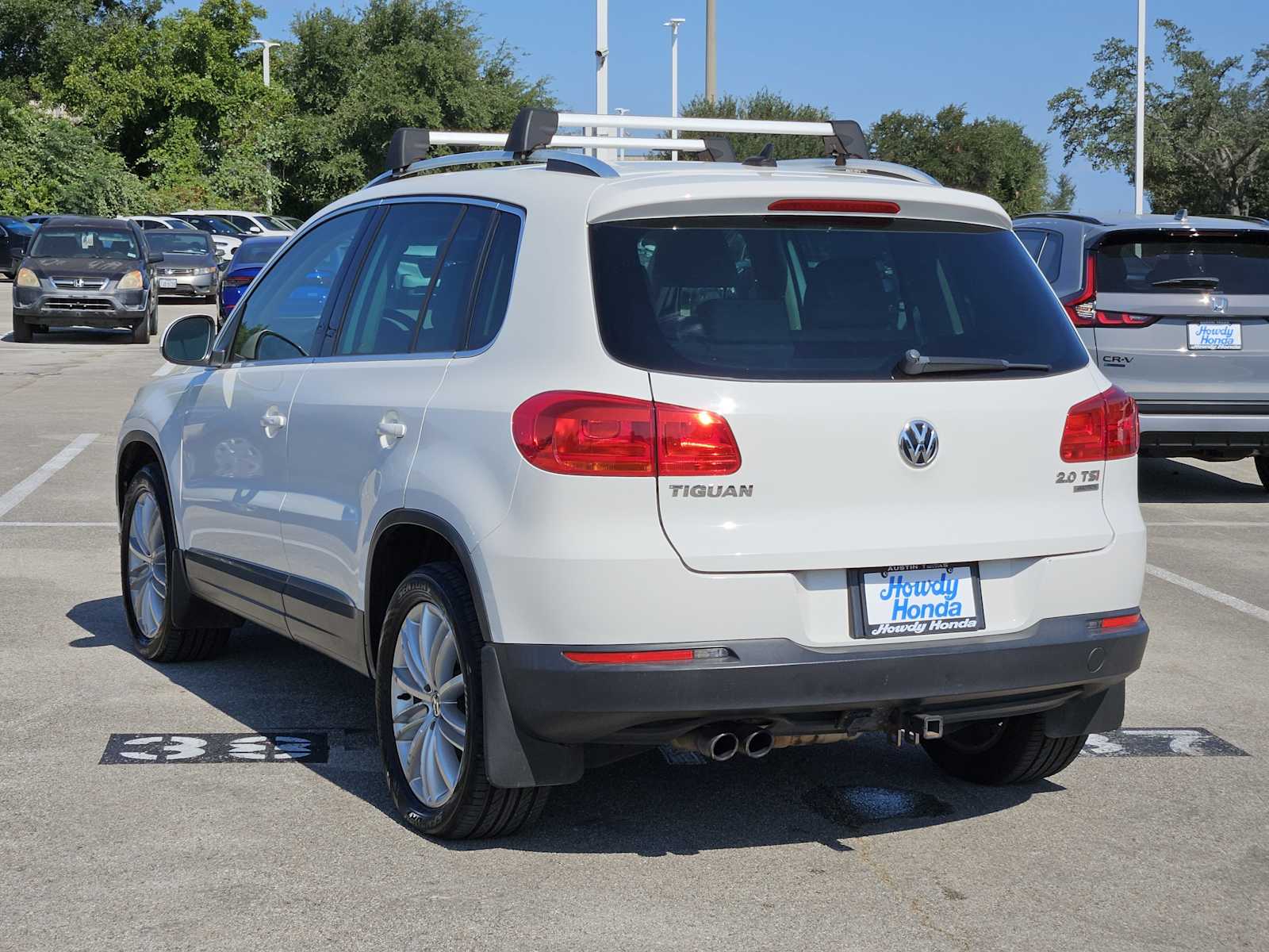 Thumbnail: 2014 Volkswagen Tiguan - 6