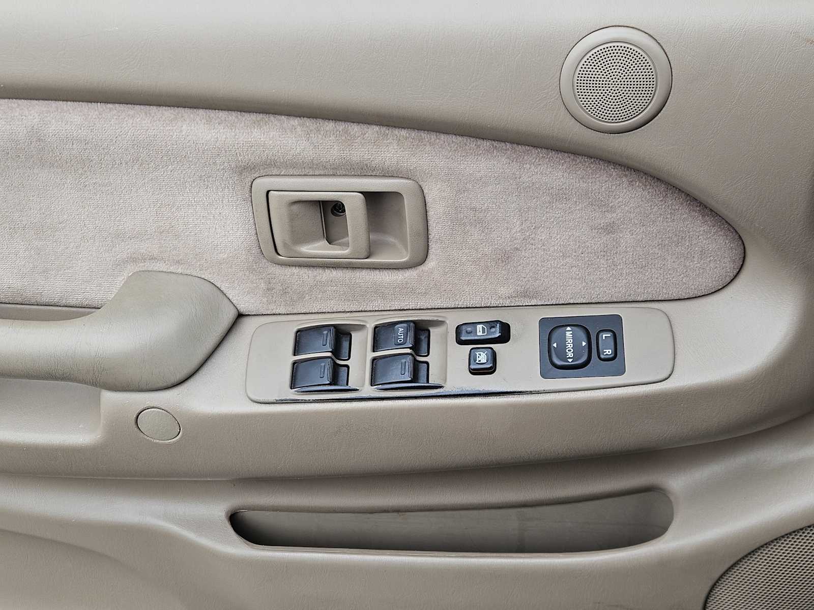 Thumbnail: 2003 Toyota Tacoma - 20