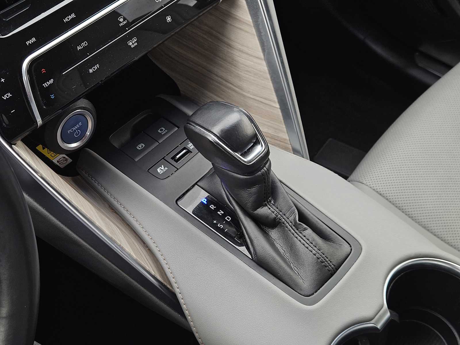 Thumbnail: 2021 Toyota Venza - 20