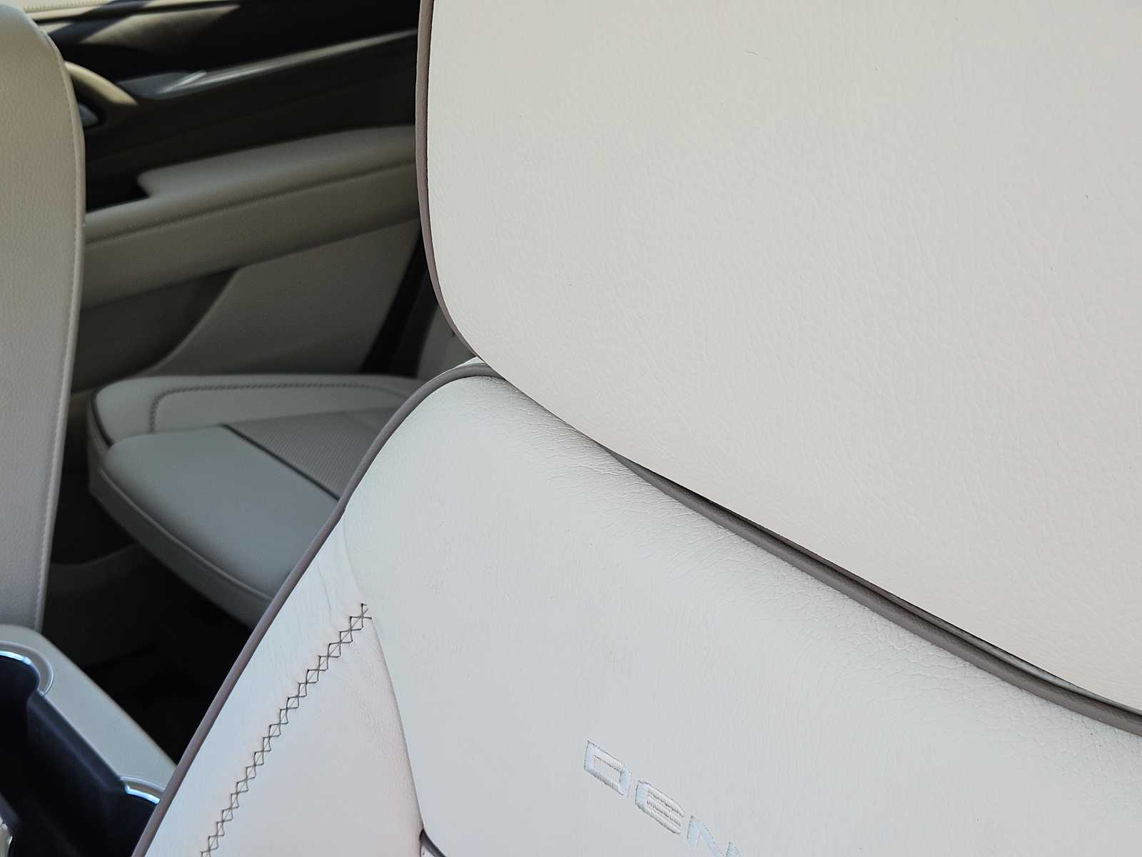 Thumbnail: 2022 GMC Yukon - 14