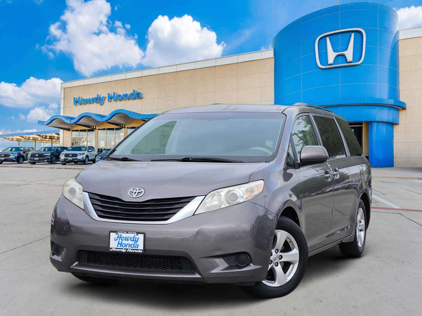 2014 Toyota Sienna LE -
                  Austin, TX