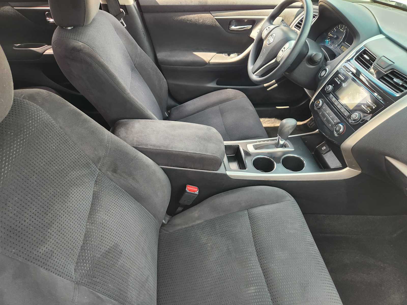 Thumbnail: 2015 Nissan Altima - 14