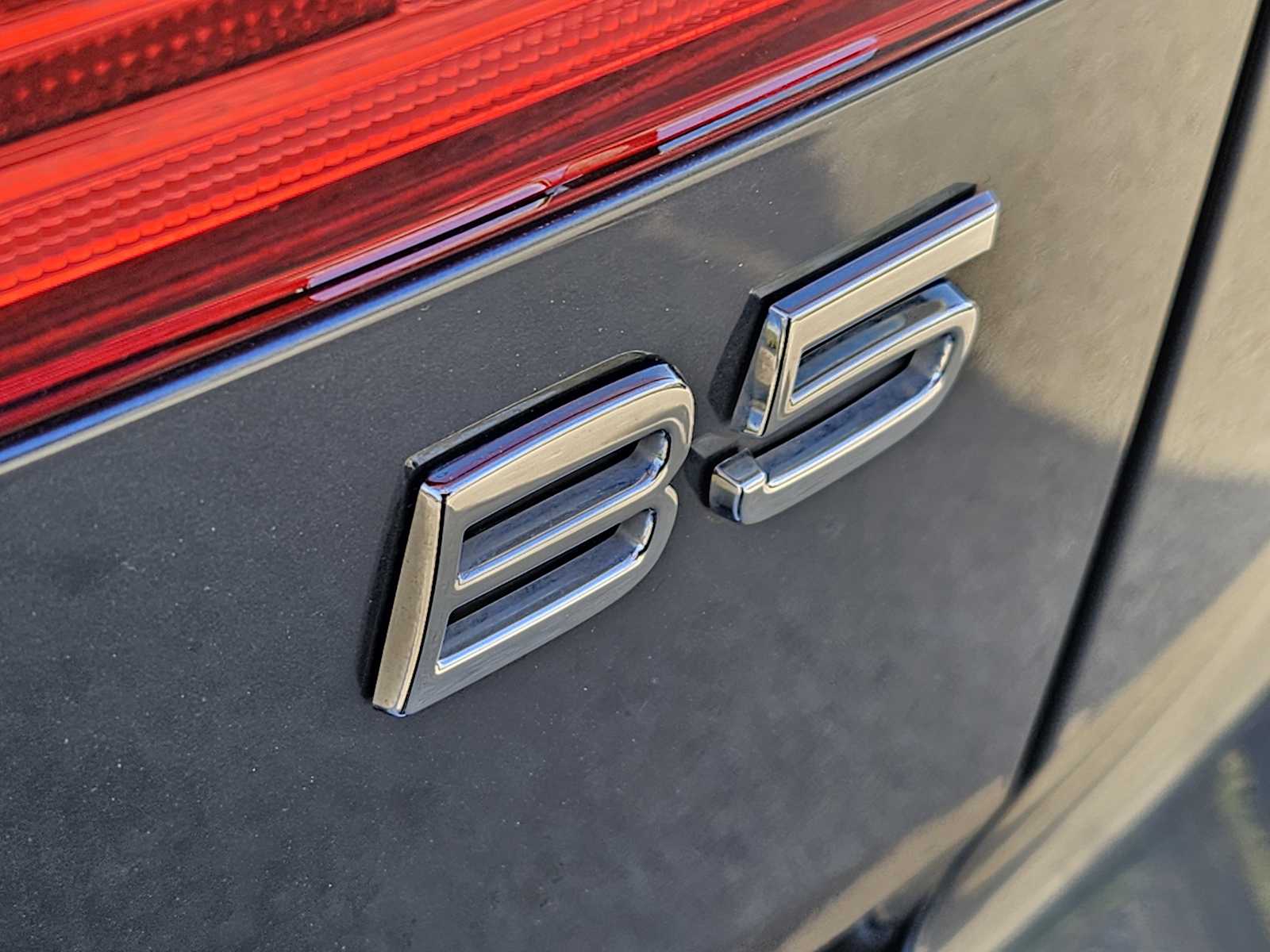 Thumbnail: 2023 Volvo XC60 - 12