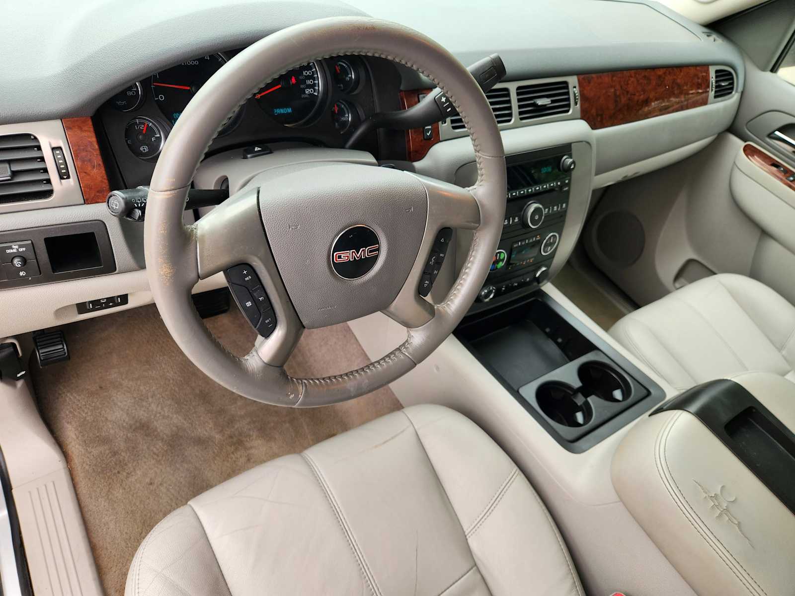 Thumbnail: 2011 GMC Yukon - 2