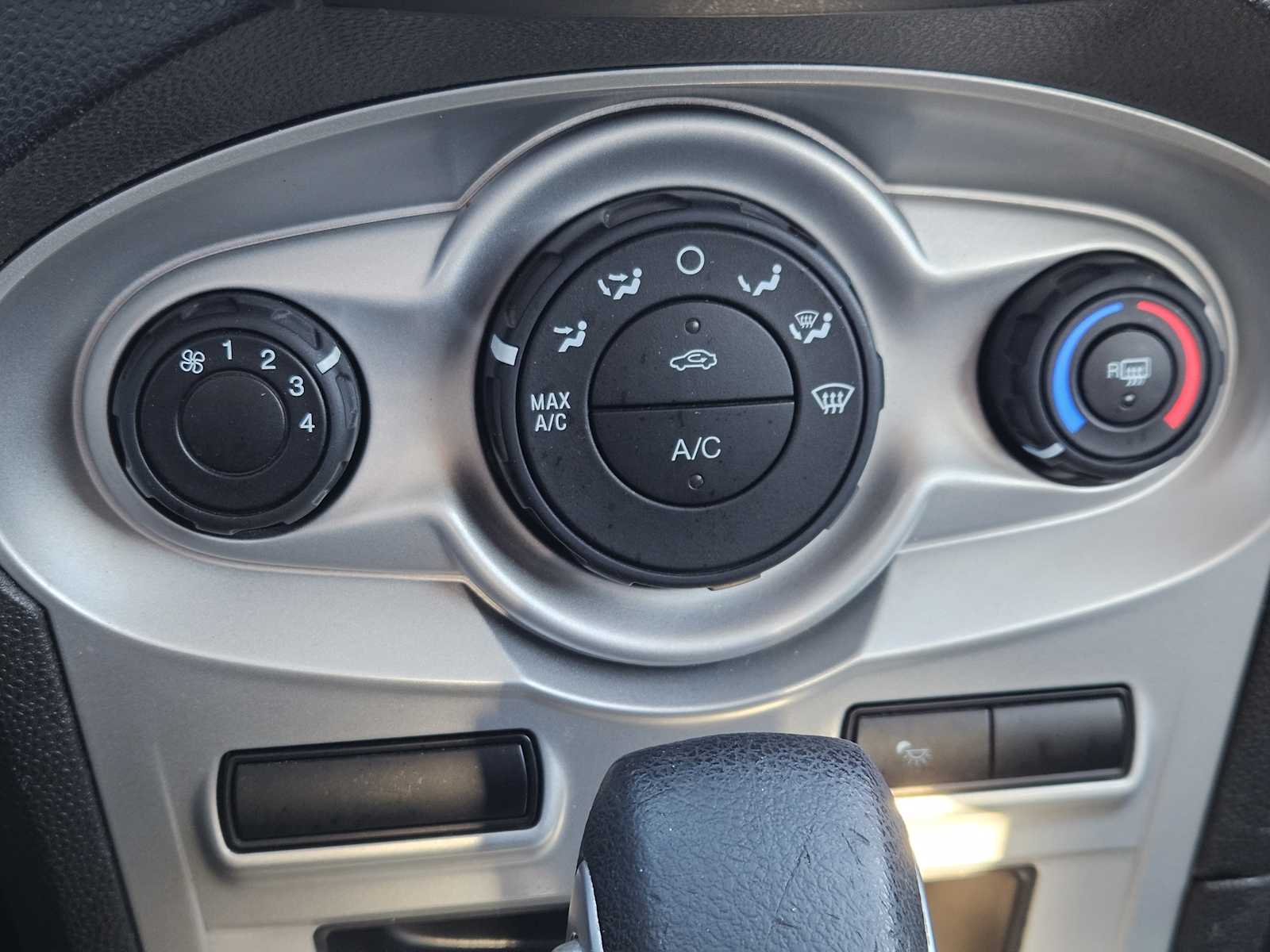 Thumbnail: 2016 Ford Fiesta - 18