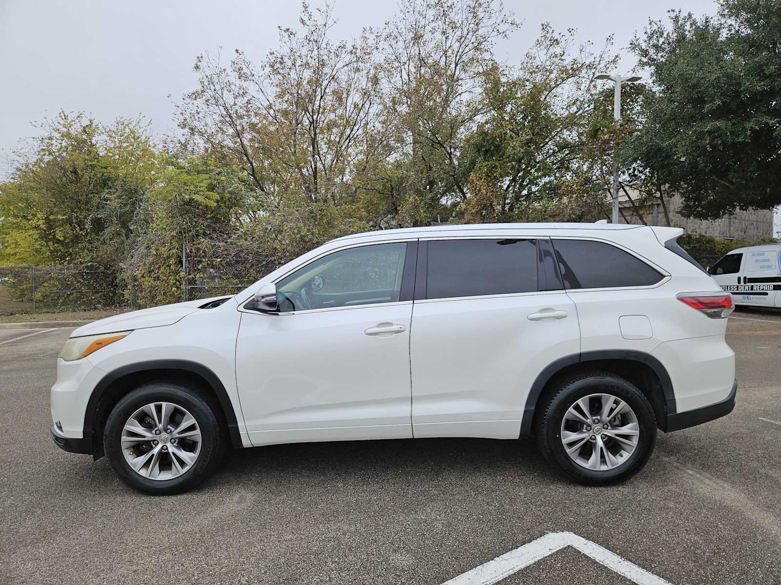 Thumbnail: 2015 Toyota Highlander - 4