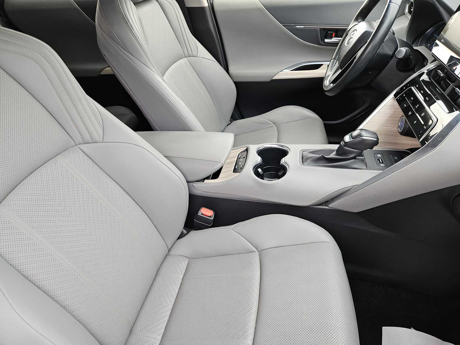 Thumbnail: 2021 Toyota Venza - 14